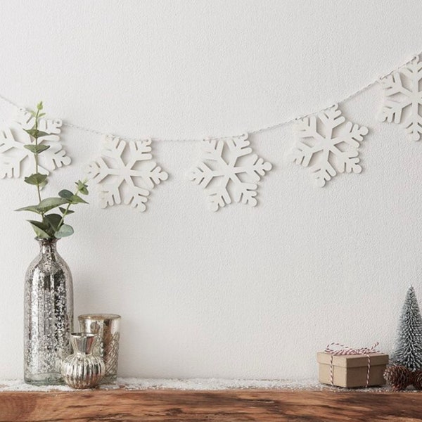 Wooden Snowflake Bunting, White Snowflake Decoration, Snowflake Garland, Christmas Decorations, Wooden Christmas Garland, Christmas Bunting