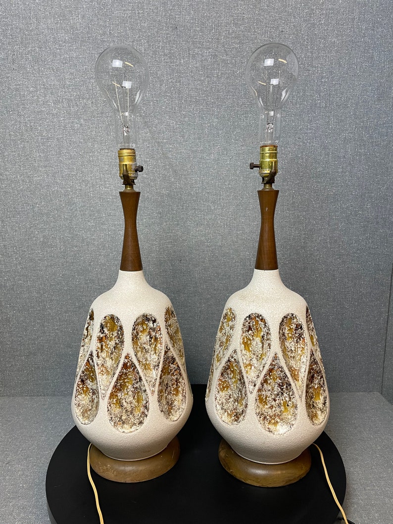 Pair of Midcentury Modern Lava Glaze Table Lamps image 3