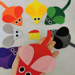 Who has the Cheese Felt Board Story Set/Mouse Flannel Board/Preschool/Creative Play/Color Theme/Circle Time/Creative Play/Teaching Resources imagem 2