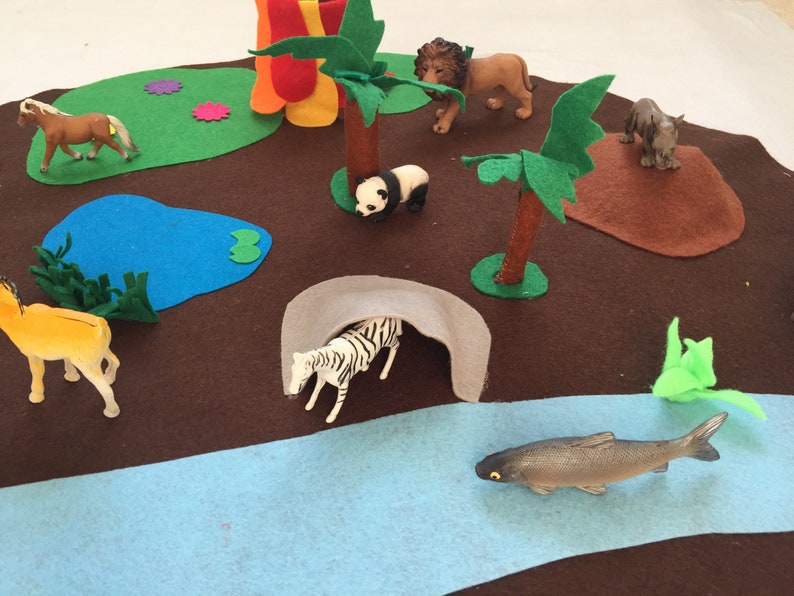 3D Felt Safari Large Play matA Roll-up Safari Animal Themed Play matQuiet Play MatPersonalized-Boy or Girl GiftFold Up Play Mat