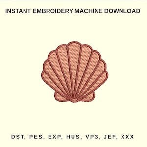 Può includere: Un disegno di ricamo a conchiglia color corallo. L'immagine presenta il testo "INSTANT EMBROIDERY MACHINE DOWNLOAD" in alto e le abbreviazioni dei tipi di file in basso. La conchiglia è centrata su uno sfondo color crema.