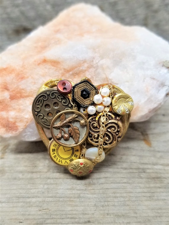Adorable Handmade pin with Vintage Buttons - image 1