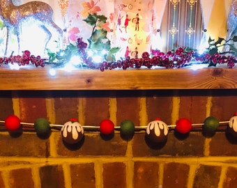 Christmas Pudding Garland, Felted Garland, Christmas Garland, Needle Felted Garland, Christmas Decoration, Pudding Garland, Fireplace Decor