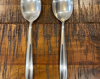Two Beautiful vintage 1953 Silver Rhythm by International silver side spoons with “H” in a circle hallmark, measures 6 inches long