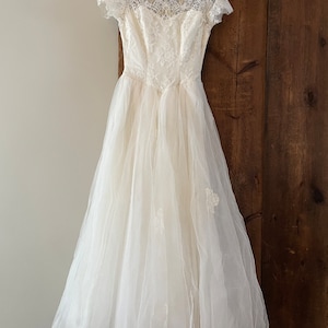 Vintage 1958 wedding dress, white fancy bodice lace and tulle, taffeta & white/gold pearls – veil gold pearls, sequins and tulle