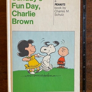 Vintage 1965 Sunday’s Fun Day, Charlie Brown Weekly Reader hard back book - in great shape