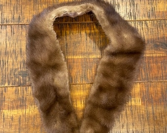 Beautiful 1930s vintage genuine fur neck collar, mint condition!
