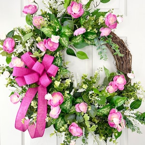 Spring mini ranunculus wreath, Spring floral wreath, Spring wreath for front door, Pink floral wreath