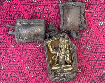 AM081 Manjushri, Bodhisattva w. Leather Prayer Pouches