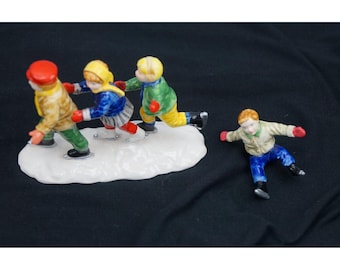 Department 56 Snow Village Skaters Ceramic Winter Figurines Set Excellent