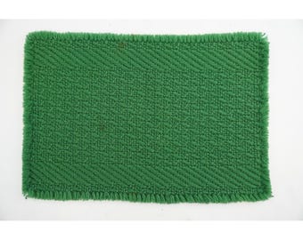 Alfombra tejida navideña verde hecha a mano, 45 x 30 cm, estilo vintage, pequeña, con acentos