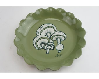 ANK Ceramic Pie Dish 10.5in Green Mushroom Hand Painted 1983 Excellent