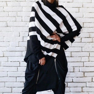 Cashmere Poncho Black & White Stripe - One Size Fits all - Lightweight Unisex 100% Cashmere - Handmade in Nepal