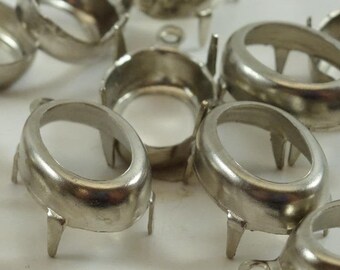 12 zabytkowych srebrnych elementów, pasujących do owalnych zawieszek z jednym oczkiem o wymiarach 14 x 10 mm, styl A1-6B