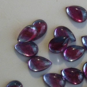12 zabytkowych szklanych cyrkonii, gruszka 15 mm x 10 mm, dwukolorowy niebieski i fioletowy, kopuła na górze, foliowany płaski tył, Niemcy, F1-1