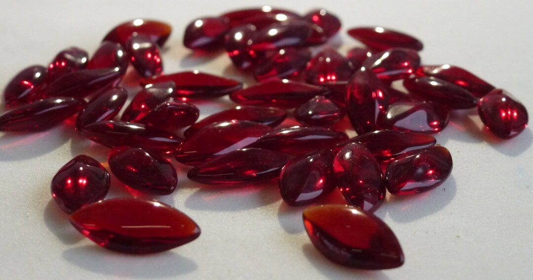 Smooth Red Rhinestone 36 Vintage Red Navette 15x7mm, Glass Rhinestones, Ruby Red Clear ...
