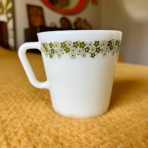 Vintage 70s Retro Pyrex Spring Blossom Crazy Daisy Milk Glass Mug