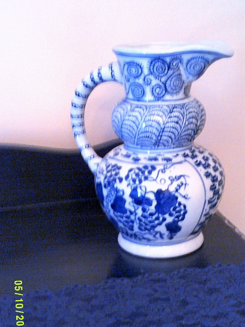 Unusual Shape Vintage Chinese Vase