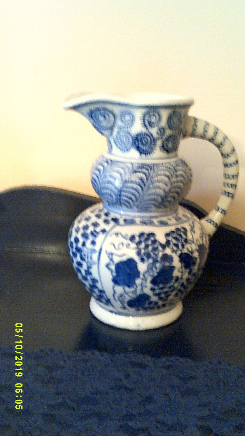Unusual Shape Vintage Chinese Vase
