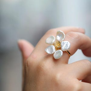 Spring Flower Freshwater Pearl  Ring,Natural Baroque Pearl Ring,Sakura Floral Ring,Delicate Ring, Gift for Her