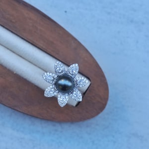 Silver Sunflower Tahitian Pearl Ring,Real South Pacific Black Pearl with beautiful luster,Floral Ring,christmas gift for her