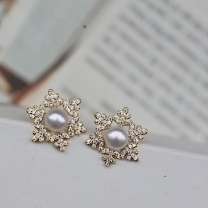 Snowflake Pearl stud Earrings,Gold Filled Freshwater Pearl Earrings, Wedding Gift, Bridesmaid Gift, Gift For Her,mother day gift