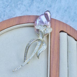 Golden Tulip Brooch with Real Purple Baroque Pearl, Stunning Winter Accessory for Elegant Gift Giving, Perfect Holiday Brooch, Gift for mom