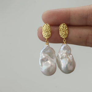 Gold Baroque Pearl Drop Earrings,20-25mm Real freshwater flameball pearl with good luster,wedding earrings,vintage style earring