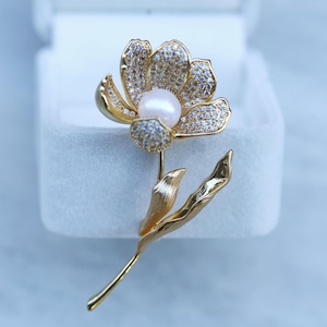 Elegant Golden Flower Brooch with AAAAA Freshwater Pearl, Beautiful Floral Pin for Retirement, Unique Gift for Mom
