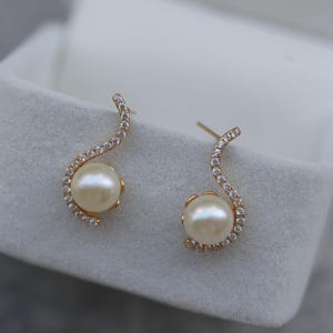 Gold Plated Curved Earrings, Japanese Yellow Akoya Pearl, Minimalist Pearl Studs, Luxury Earrings, Gift for Her, Elegant Pearl Earrings