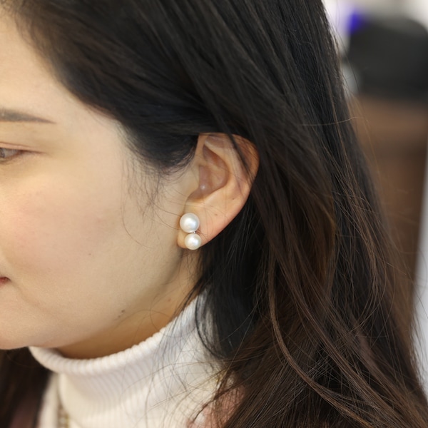 Single Treasury Earring with Twin Pearl main image 0
