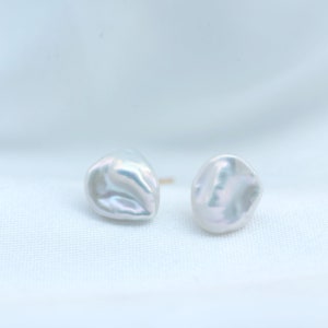 Tiny irregular Freshwater Pearl Stud Earrings,Keshi Pearl Studs,tiny ear studs,minimalist Pearl stud,mother day Gift