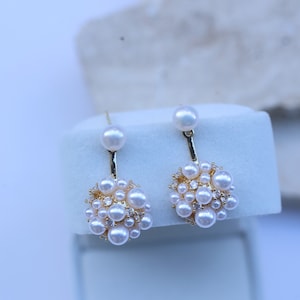 Handmade White Hydrangea Pearl Drop Earrings,Dainty bridesmaid earrings,wedding pearl jewelry,Gift for her