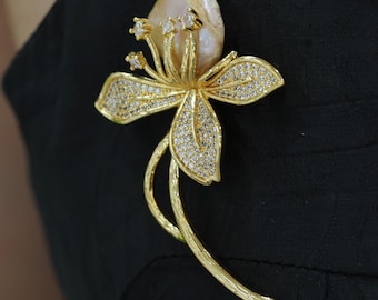 Broche barroco de flor con perlas, chapado en oro, regalo para la madre de la novia