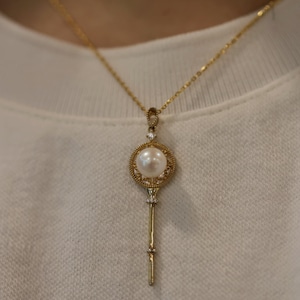 Dainty Skeleton Key Pendant Necklace, Elegant Gold and Silver Jewelry, Unlock Your Mind&#39;s Potential, Special Gift for Her