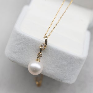 Golden meteor pearl pendant, 10-11mm natural freshwater pearl star necklace, elegant jewelry for a thoughtful gift