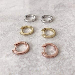 925 Sterling Sliver Hoop Oorbellen, Sierlijke Endless Hoop Oorbellen, Mini Ear Huggie zonder kristallen | Suradesires