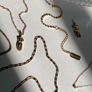 Feminist Necklace, La Femme necklace, Female Body Necklace, Box Chain, Oval Link Chain, Woman Body Pendant, Female Empowerment | Suradesires image 3