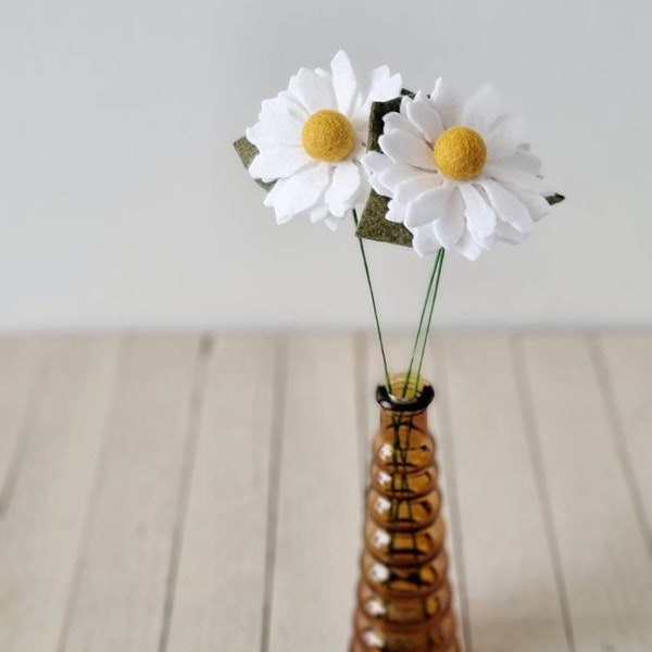 Single White Daisy Felt Flower Stem, Felt Flowers, DIY Bouquets, Daisies, Flower Stems, Felt Flower Bouquets, Flower Bouquets, Bedroom decor