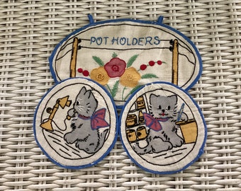 REDUCED! Vintage Embroidered and Tinted Kitsch Cat Pot Holders and Hot Pad Set, Adorable and in Very Good Condition