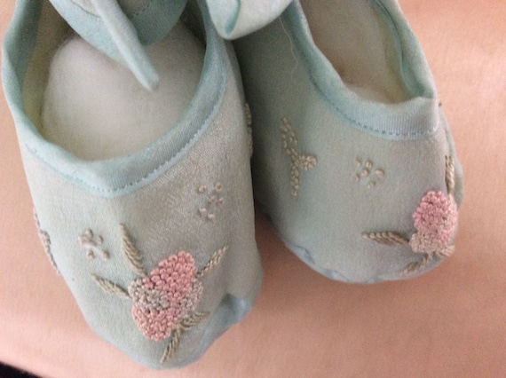 REDUCED! Antique Silk and Embroidery Baby Shoes, … - image 2