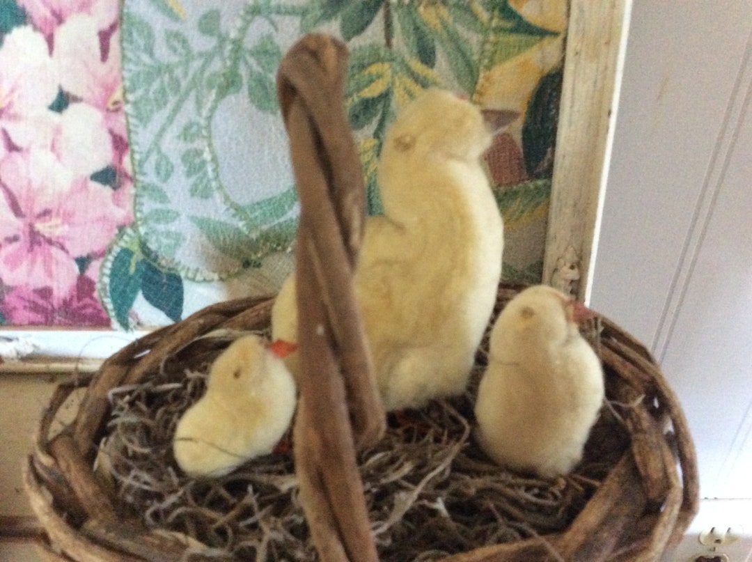 REDUCED Antique Cotton Batting Mama Chicken and 2 Babies in Rustic Old