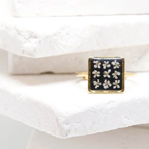 real flower pressed queen anne's lace black minimalist square resin ring geometric botanical jewelry stainless steel adjustable ring image 1