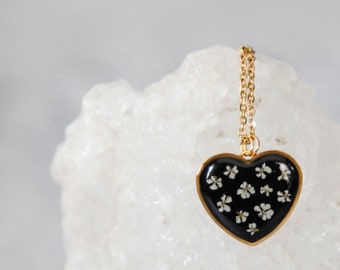 real flower queen anne's lace black heart resin necklace - pressed flower jewelry - gold filled stainless steel romantic botanical pendant