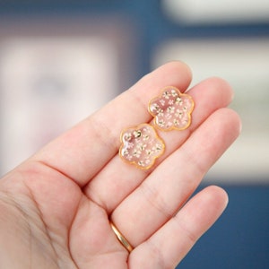 real flower clear resin earrings pressed flower jewelry pink and white queen anne's lace gold filled stainless steel botanical jewelry image 2