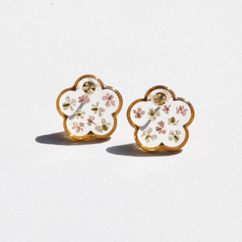 real flower clear resin earrings pressed flower jewelry pink and white queen anne's lace gold filled stainless steel botanical jewelry image 1