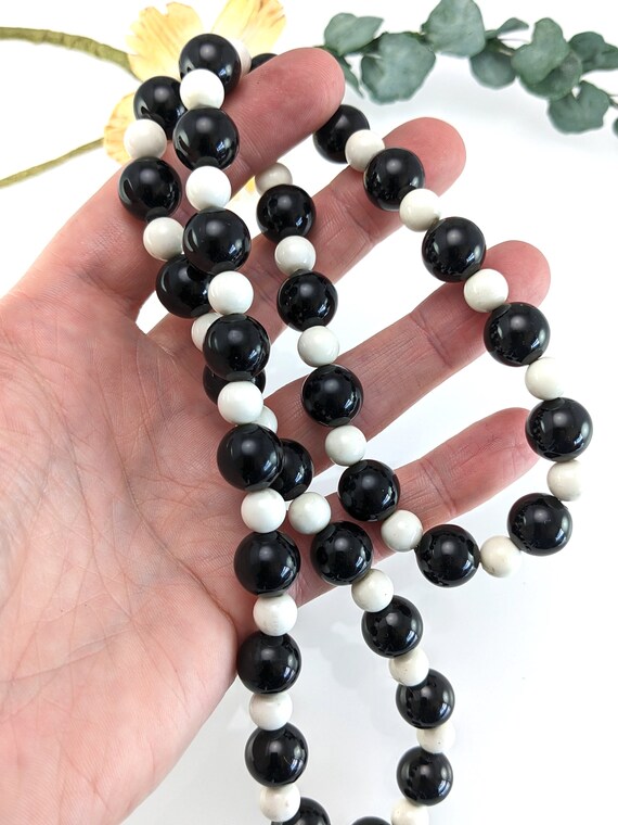 Vintage Black White Bead Necklace, 63 cm 25 Inch Gem
