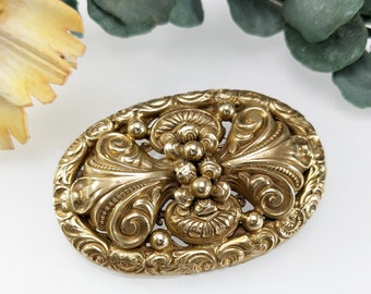 Victorian Repousse Oval Brooch in Gold Tone Metal - Pressed Metal