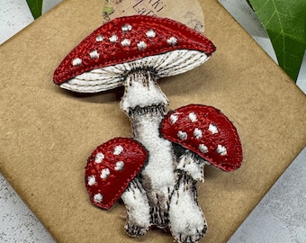 Fly Agaric Mushroom Brooch – Embroidered & Hand-Painted Textile Jewellery for Autumn