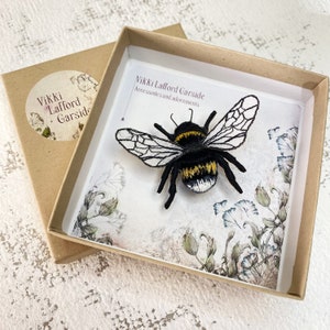 Bumblebee brooch, embroidered bee, insect pin, nature brooch, White tailed bumblebee, insect brooch